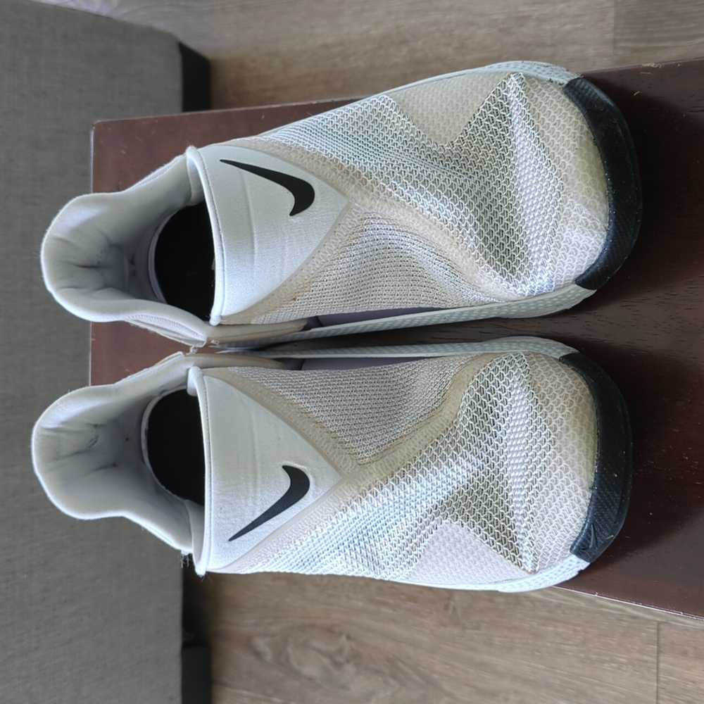 NIKE FLYEASE